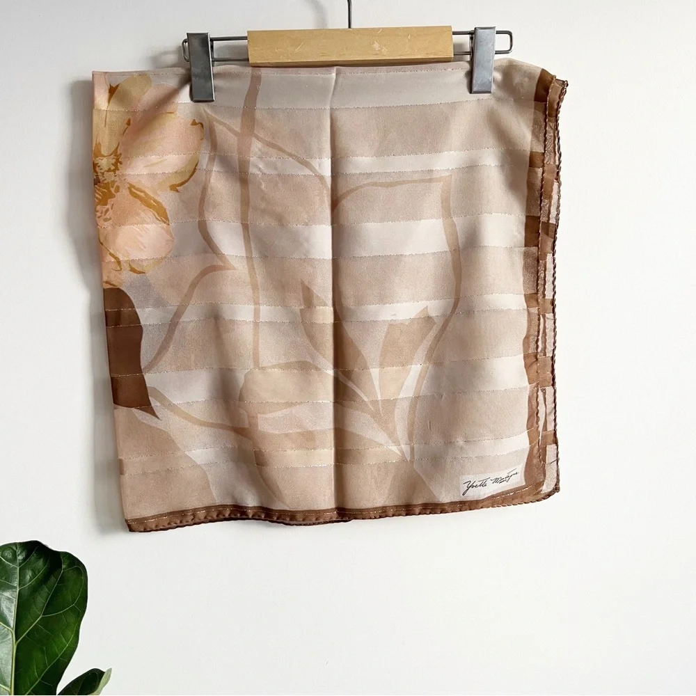 Vintage Yvette Montagne Paris Scarf Floral Print Metallic Threads 34’’ X 34’’ - Picture 3 of 10